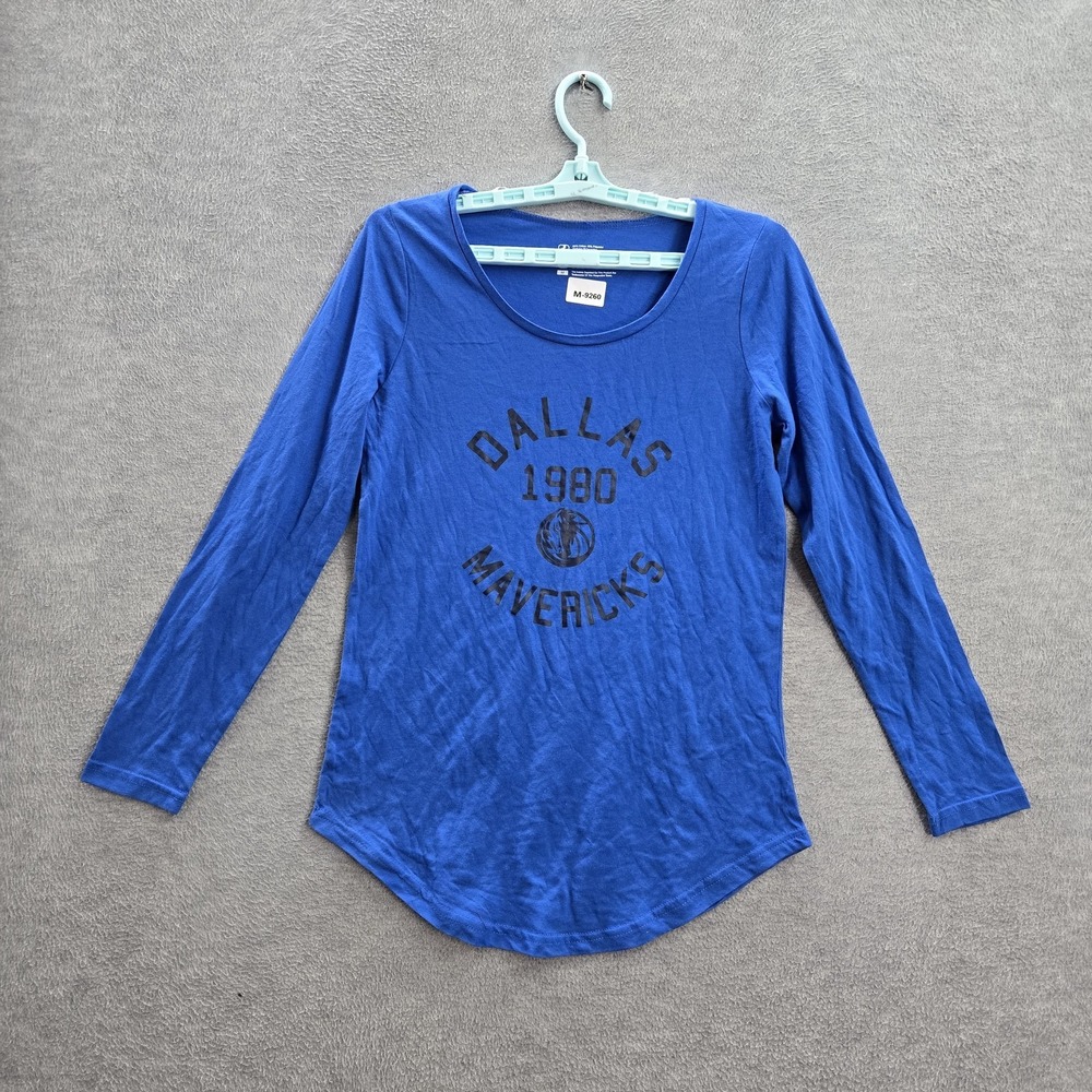 Dallas Mavericks Women Shirt M Blue NBA Sports 1980 Logo Graphic Long Sleeve Tee